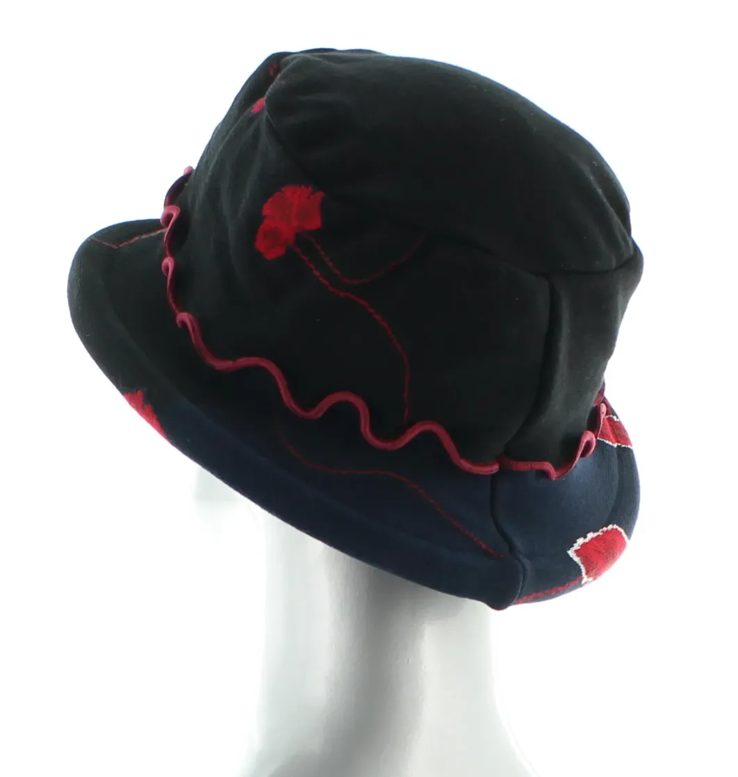 Hot Berthe Aux Grands Pieds Chapeau Pavots