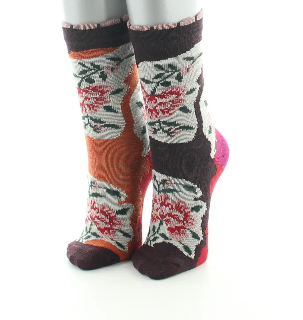 Fashion Berthe Aux Grands Pieds Chaussettes bébé laine peignée fleurs sur fond orange et bordeaux