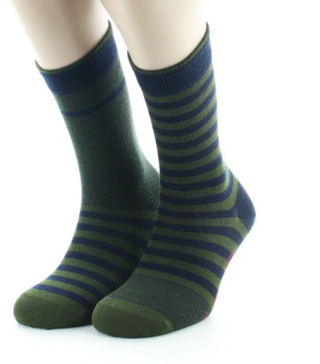 Best Berthe Aux Grands Pieds Chaussettes homme coton rayures asymétriques bleu marine et kaki