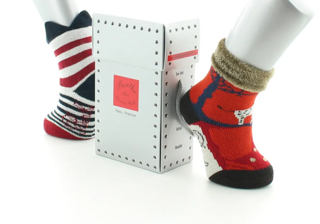 Clearance Berthe Aux Grands Pieds Chaussettes pour bébé girafe avec velours et rayures avec couronne marine
