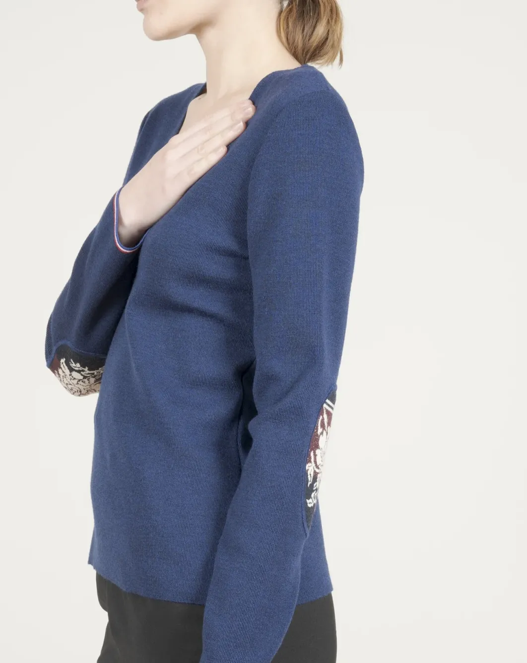 Online Berthe Aux Grands Pieds Pull col V femme mérinos bleu royal kimono