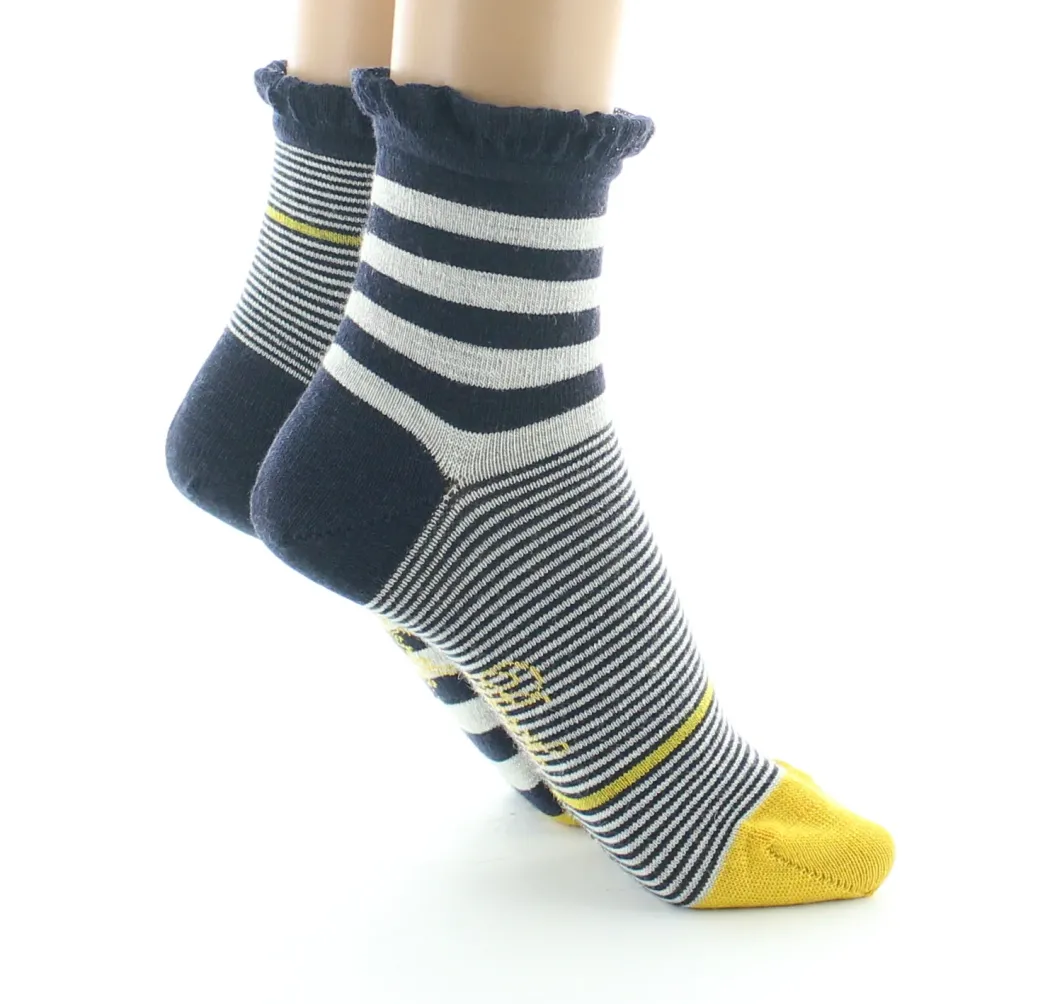 Outlet Berthe Aux Grands Pieds Socquettes femme laine peignée rayures asymétriques marine et jaune